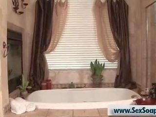 סקסי מעסה נותן מדהימה soapy masage מבוגר סרט 03