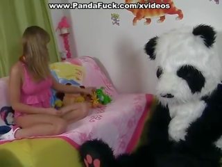 Pupytė vaidina su unusual xxx video žaislas